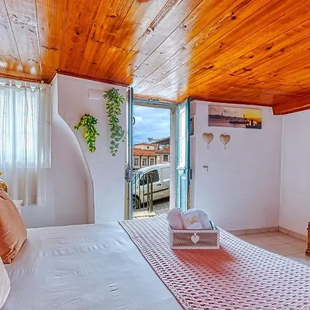 Dolls House At Downtown Apartment